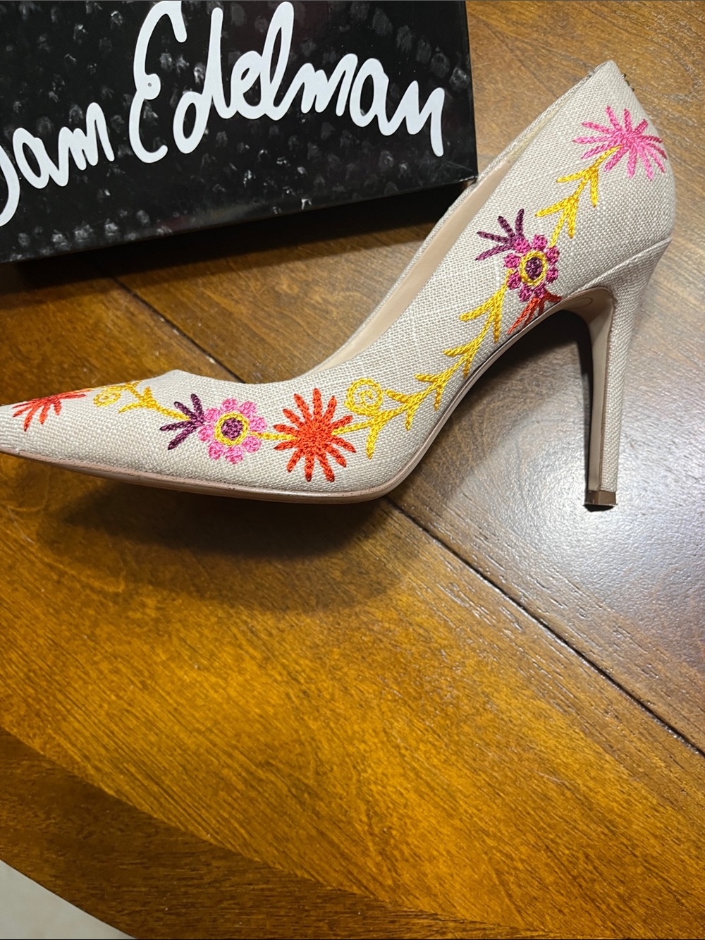 Sam Edelman Beige Floral Embroidered Pointed-Toe Pump - Picture 3 of 3